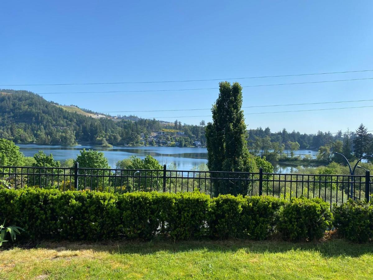 Cozy Lakeview Suite Victoria Esterno foto